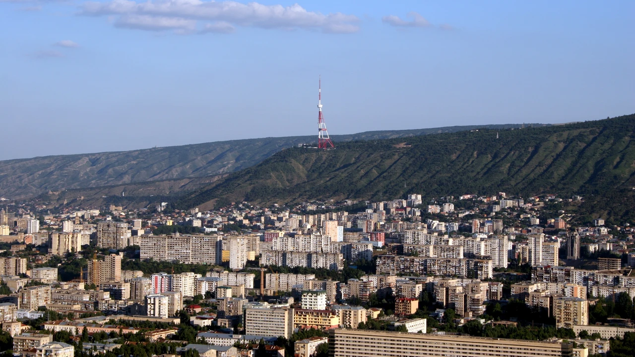 EN//Saburtalo,,AR//سابورتالو,,TR//Saburtalo,,RU//Сабуртало,,FA//سابورتالو,,ZH//萨布尔塔罗