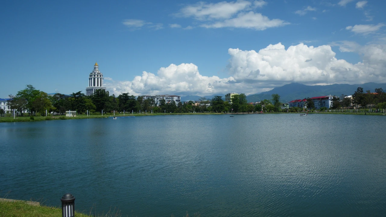 EN//Batumi,,AR//باطومي,,TR//Batum,,RU//Батуми,,FA//باتومی,,ZH//巴统