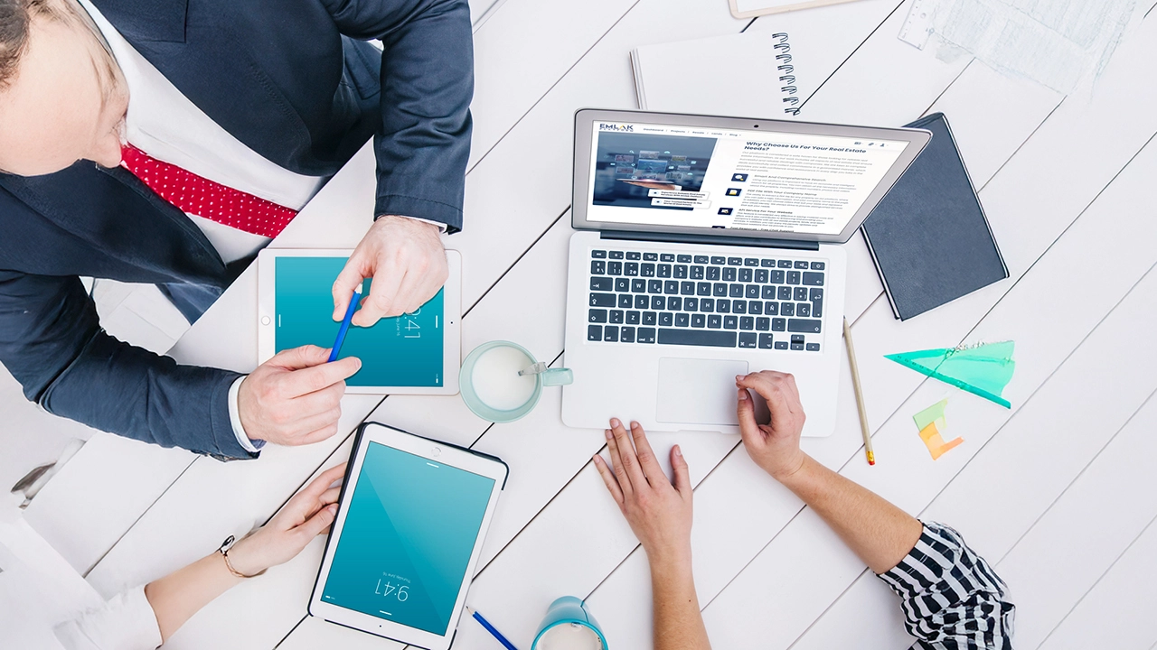 How can you deliver professional property presentations with “Emlak Platform”?