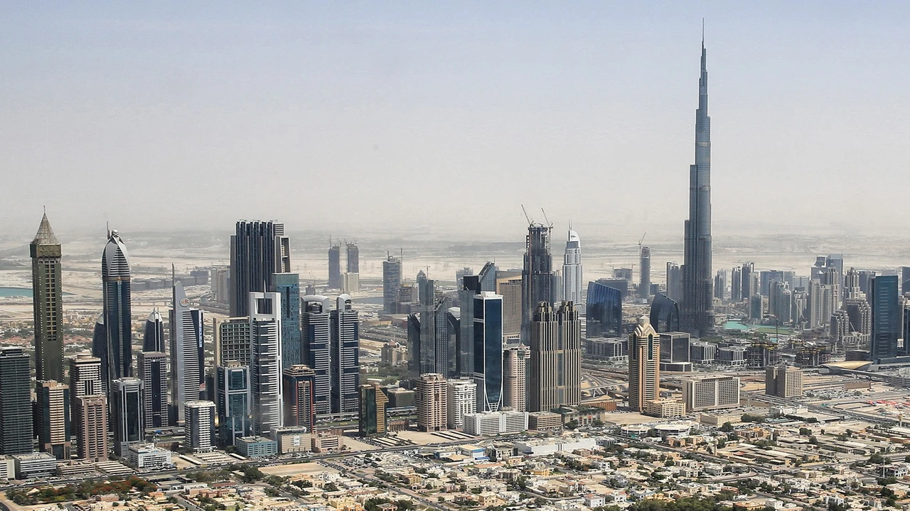 EN//Downtown Dubai,,AR//وسط مدينة دبي,,TR//Dubai Şehir Merkezi,,RU//Центр Дубая,,FA//داون‌تاون دبی,,ZH//迪拜市中心