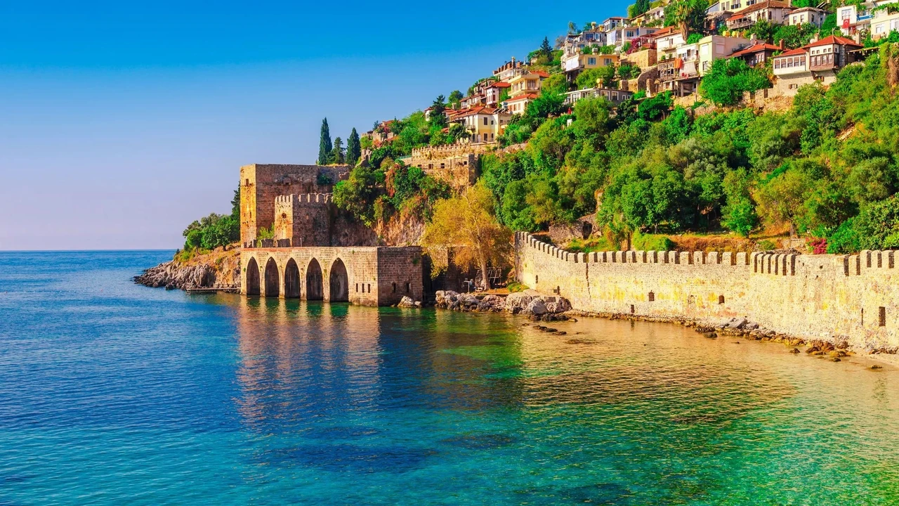 Antalya: Turizm ve Gayrimenkul Yatırımlarının Merkezi
