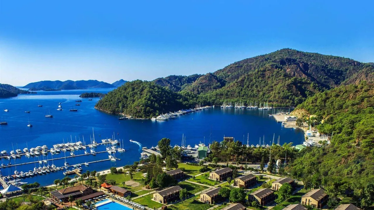 Best Turkish Cities to Visit in Spring: Nature, Blossoms, and Festivals