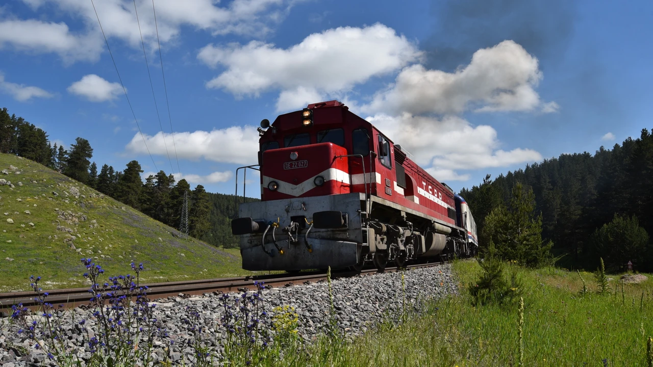 A Romantic Journey on the Turkish Eastern Express: A Luxurious Experience for Adventure Lovers